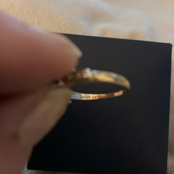 Diamond Ring 3/4-1 C My own Diamonds with3 sm stones on sides. NWOT 6-6.5 14 k - Picture 6 of 6